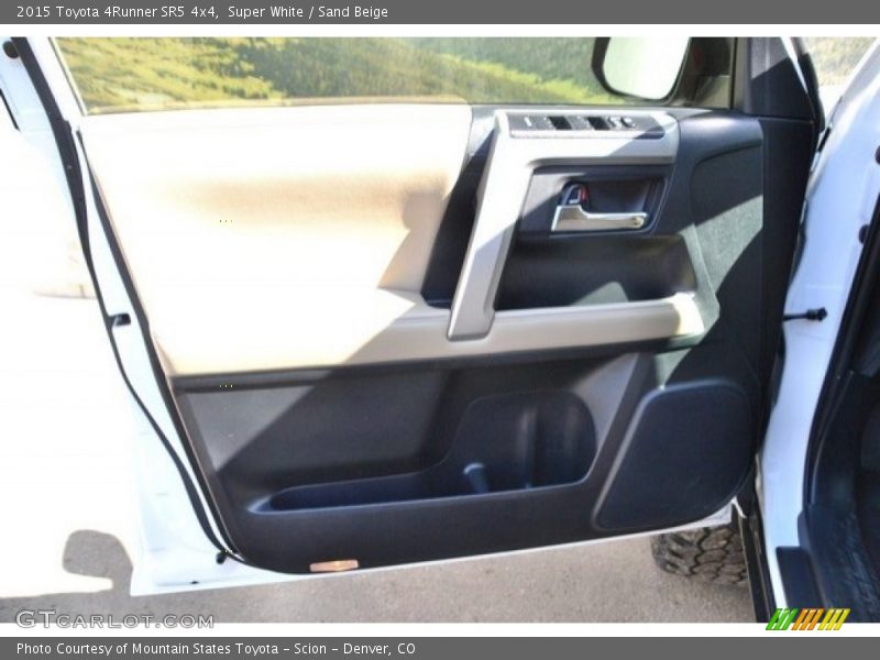 Super White / Sand Beige 2015 Toyota 4Runner SR5 4x4