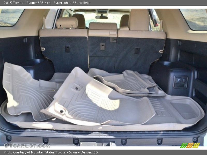 Super White / Sand Beige 2015 Toyota 4Runner SR5 4x4