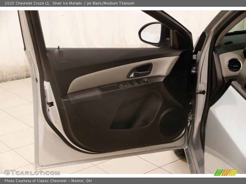 Silver Ice Metallic / Jet Black/Medium Titanium 2015 Chevrolet Cruze LS
