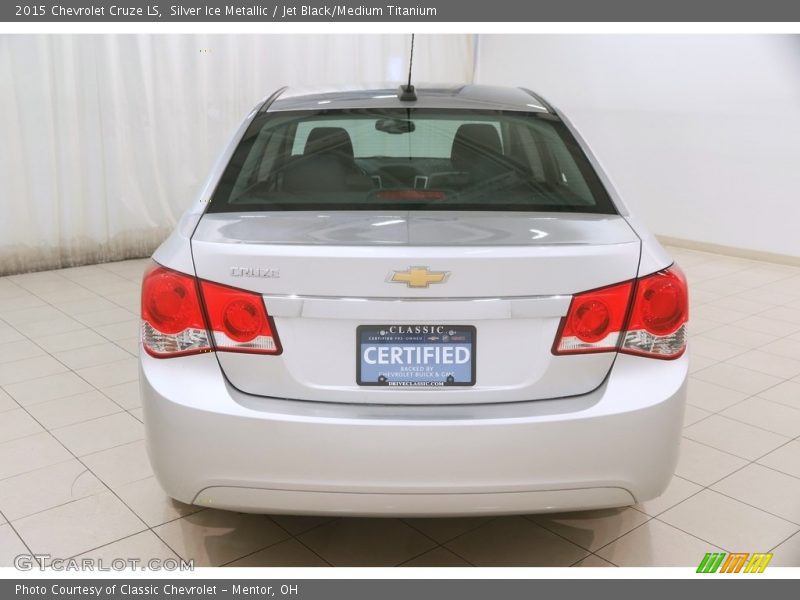 Silver Ice Metallic / Jet Black/Medium Titanium 2015 Chevrolet Cruze LS