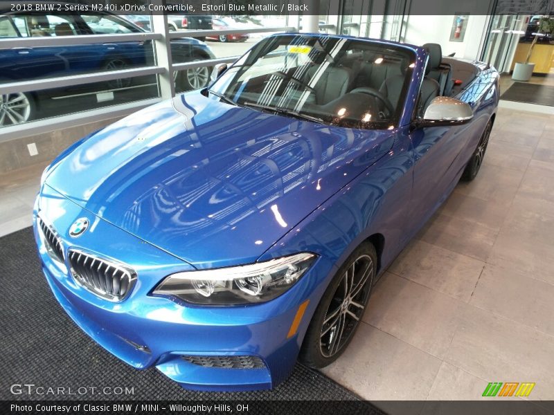 Front 3/4 View of 2018 2 Series M240i xDrive Convertible