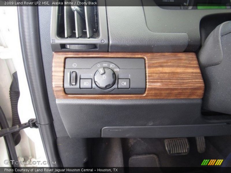 Alaska White / Ebony Black 2009 Land Rover LR2 HSE