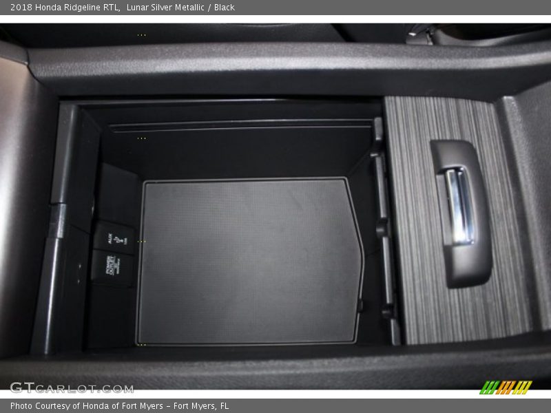 Lunar Silver Metallic / Black 2018 Honda Ridgeline RTL