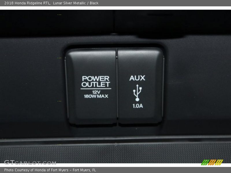 Lunar Silver Metallic / Black 2018 Honda Ridgeline RTL
