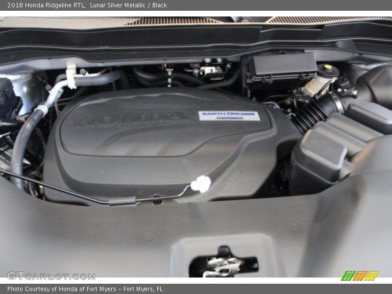 Lunar Silver Metallic / Black 2018 Honda Ridgeline RTL