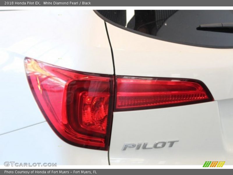 White Diamond Pearl / Black 2018 Honda Pilot EX