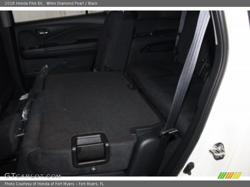 White Diamond Pearl / Black 2018 Honda Pilot EX