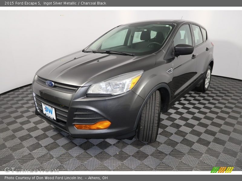 Ingot Silver Metallic / Charcoal Black 2015 Ford Escape S