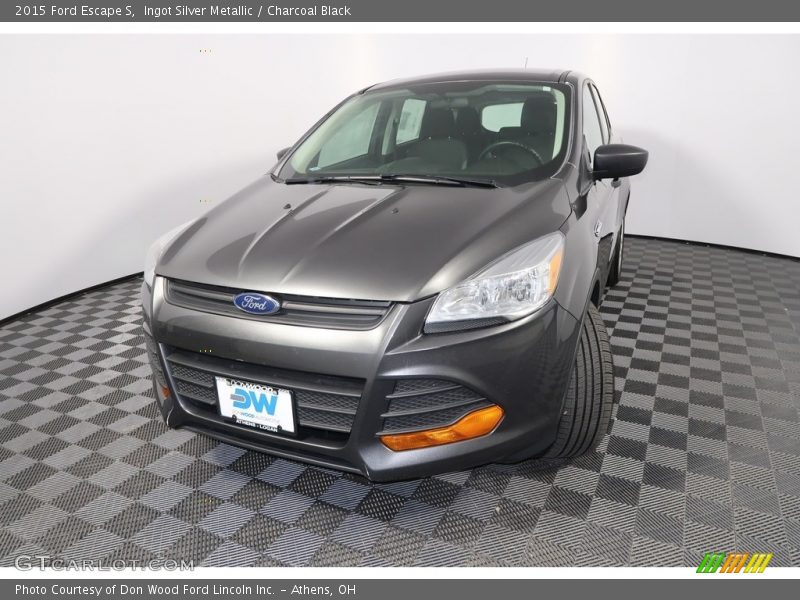 Ingot Silver Metallic / Charcoal Black 2015 Ford Escape S
