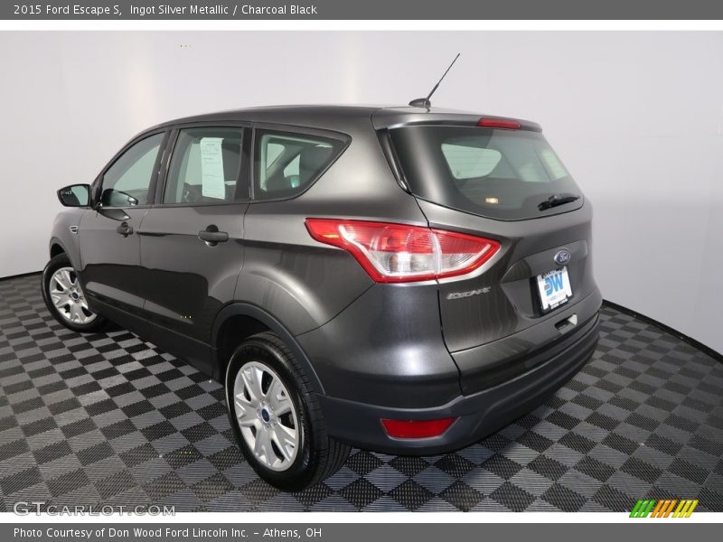 Ingot Silver Metallic / Charcoal Black 2015 Ford Escape S