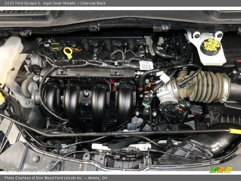 Ingot Silver Metallic / Charcoal Black 2015 Ford Escape S
