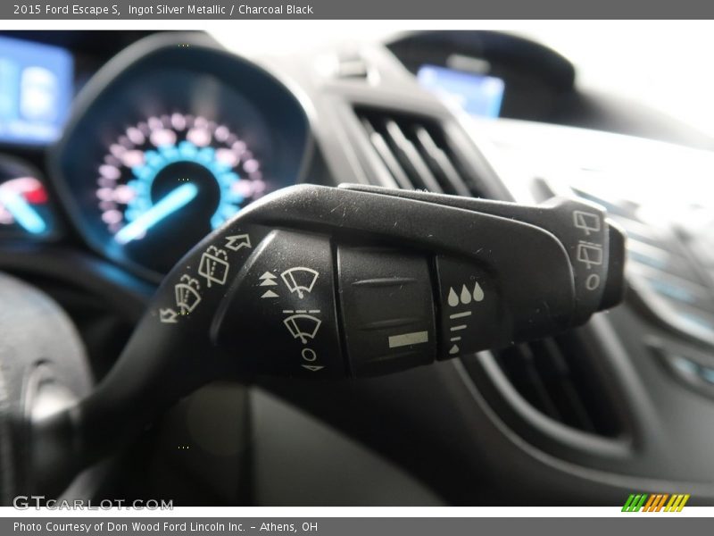 Ingot Silver Metallic / Charcoal Black 2015 Ford Escape S
