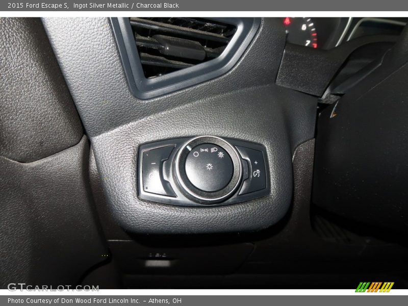 Ingot Silver Metallic / Charcoal Black 2015 Ford Escape S
