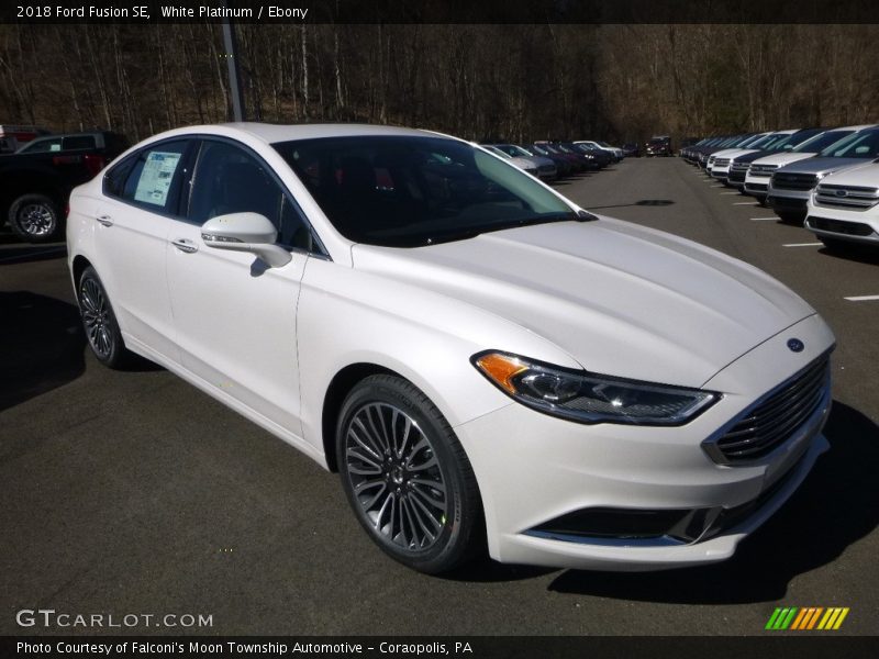 Front 3/4 View of 2018 Fusion SE