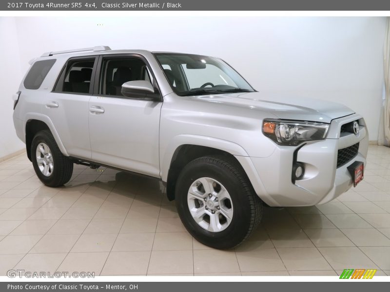 Classic Silver Metallic / Black 2017 Toyota 4Runner SR5 4x4
