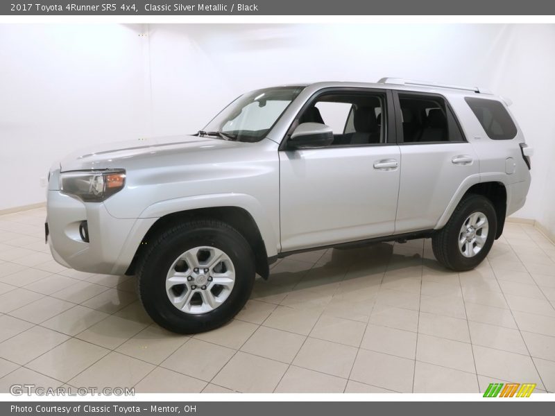 Classic Silver Metallic / Black 2017 Toyota 4Runner SR5 4x4