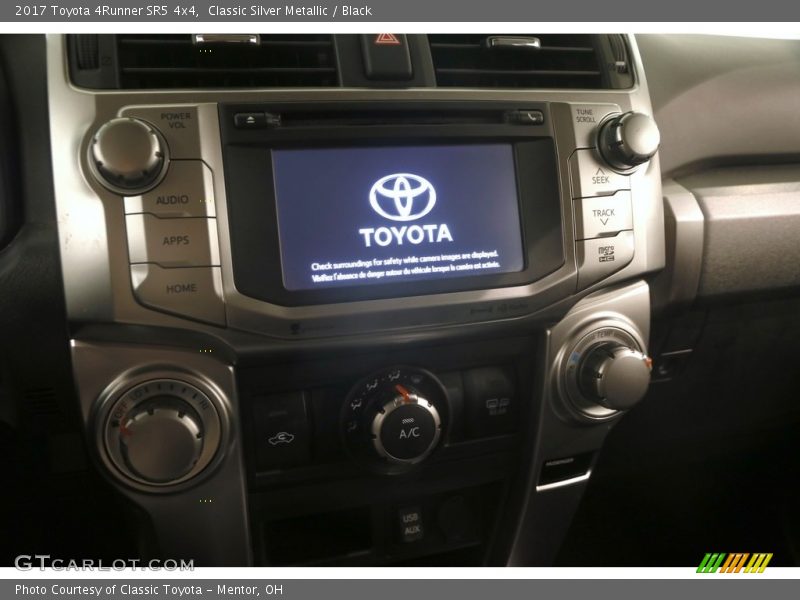 Classic Silver Metallic / Black 2017 Toyota 4Runner SR5 4x4