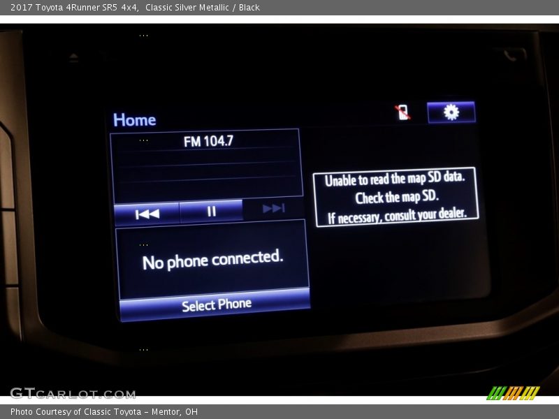 Classic Silver Metallic / Black 2017 Toyota 4Runner SR5 4x4