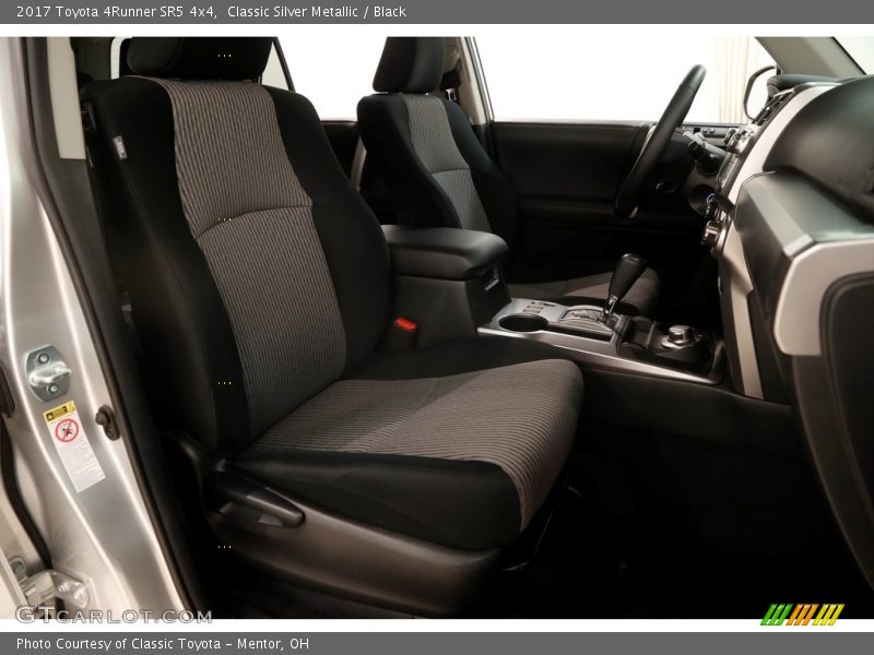 Classic Silver Metallic / Black 2017 Toyota 4Runner SR5 4x4