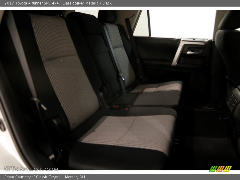 Classic Silver Metallic / Black 2017 Toyota 4Runner SR5 4x4