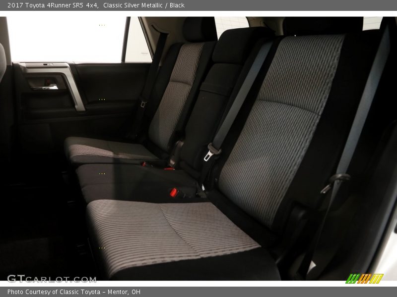 Classic Silver Metallic / Black 2017 Toyota 4Runner SR5 4x4