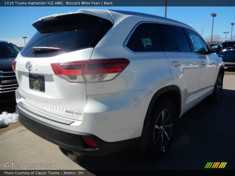 Blizzard White Pearl / Black 2018 Toyota Highlander XLE AWD