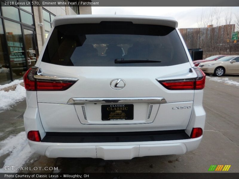 Eminent White Pearl / Parchment 2018 Lexus LX 570