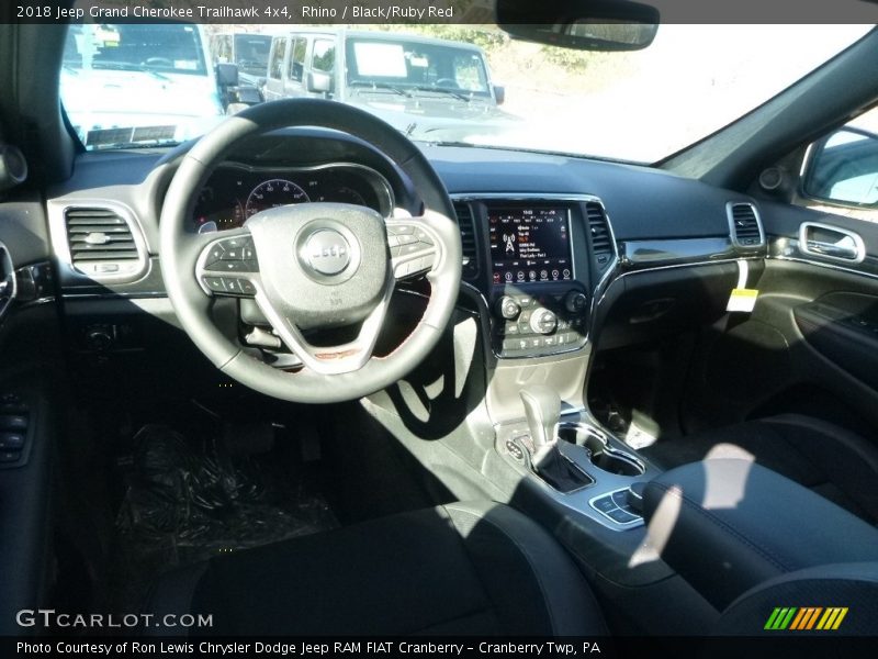 Rhino / Black/Ruby Red 2018 Jeep Grand Cherokee Trailhawk 4x4