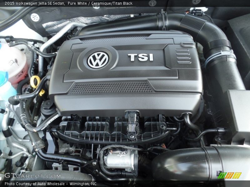 Pure White / Ceramique/Titan Black 2015 Volkswagen Jetta SE Sedan