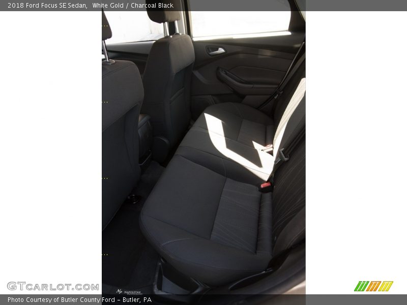 White Gold / Charcoal Black 2018 Ford Focus SE Sedan