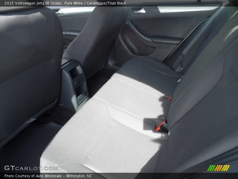Pure White / Ceramique/Titan Black 2015 Volkswagen Jetta SE Sedan