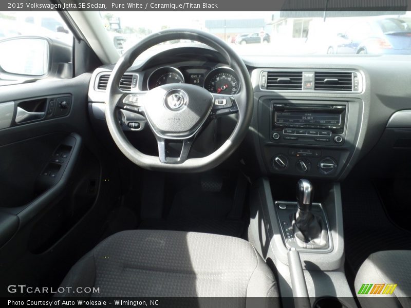 Pure White / Ceramique/Titan Black 2015 Volkswagen Jetta SE Sedan