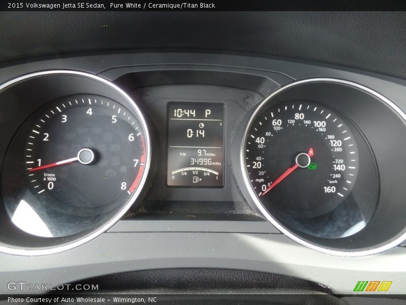 Pure White / Ceramique/Titan Black 2015 Volkswagen Jetta SE Sedan
