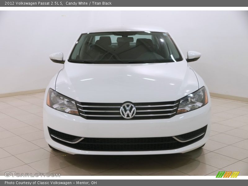 Candy White / Titan Black 2012 Volkswagen Passat 2.5L S