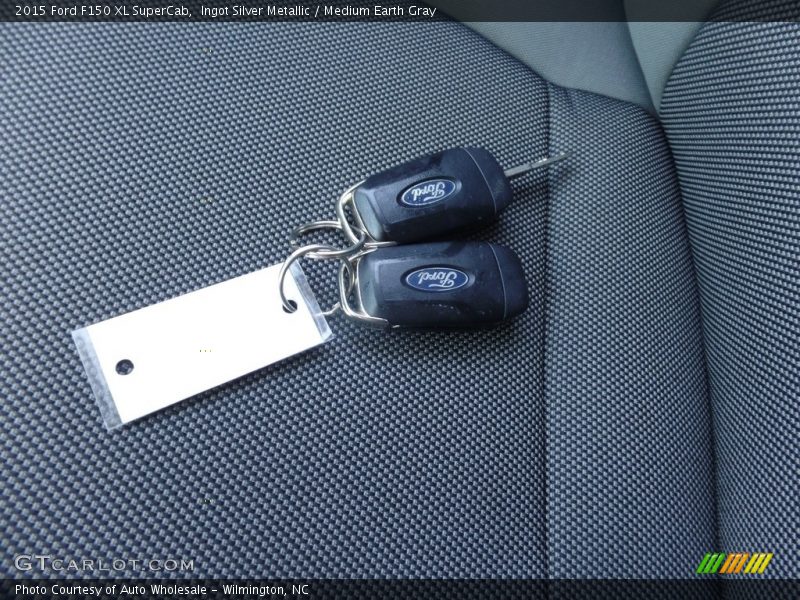 Ingot Silver Metallic / Medium Earth Gray 2015 Ford F150 XL SuperCab