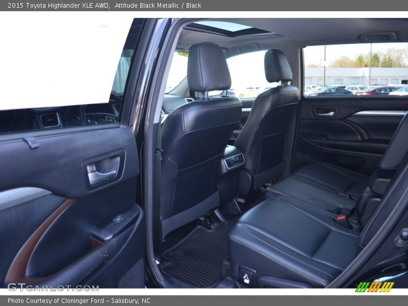 Attitude Black Metallic / Black 2015 Toyota Highlander XLE AWD