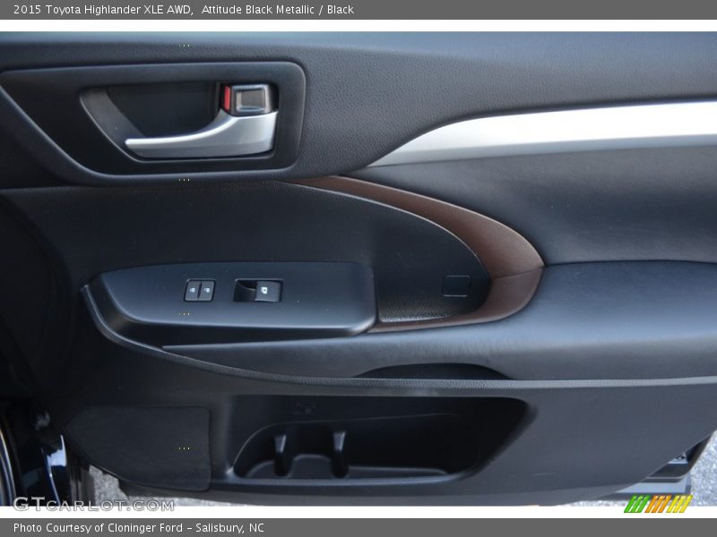 Attitude Black Metallic / Black 2015 Toyota Highlander XLE AWD