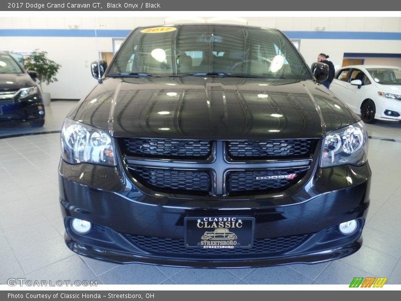 Black Onyx / Black 2017 Dodge Grand Caravan GT
