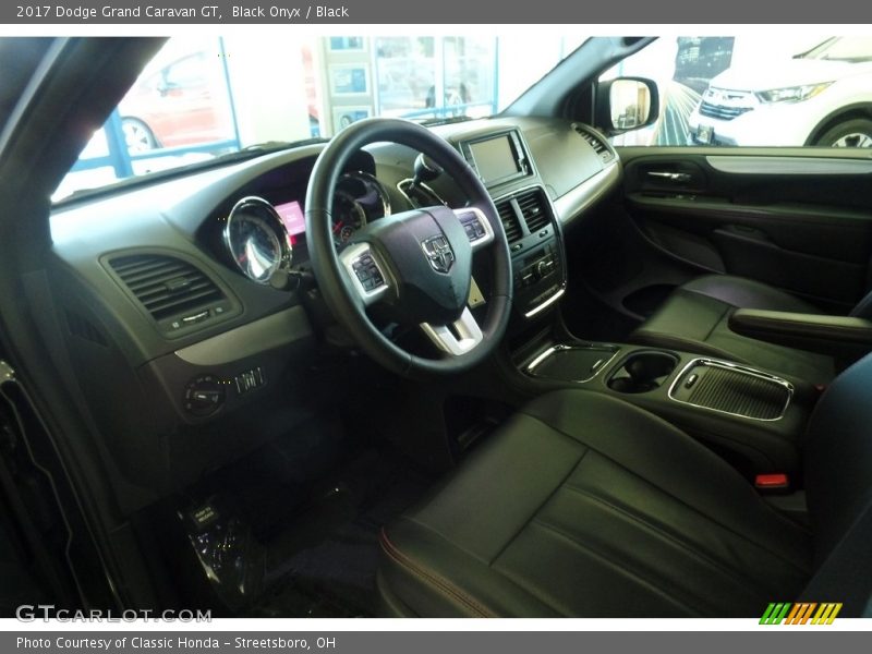 Black Onyx / Black 2017 Dodge Grand Caravan GT