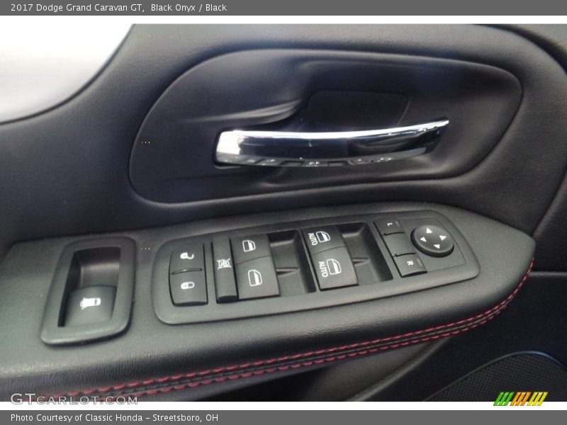 Black Onyx / Black 2017 Dodge Grand Caravan GT