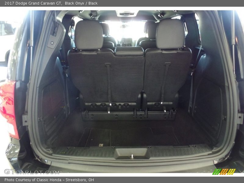 Black Onyx / Black 2017 Dodge Grand Caravan GT