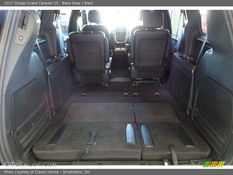 Black Onyx / Black 2017 Dodge Grand Caravan GT