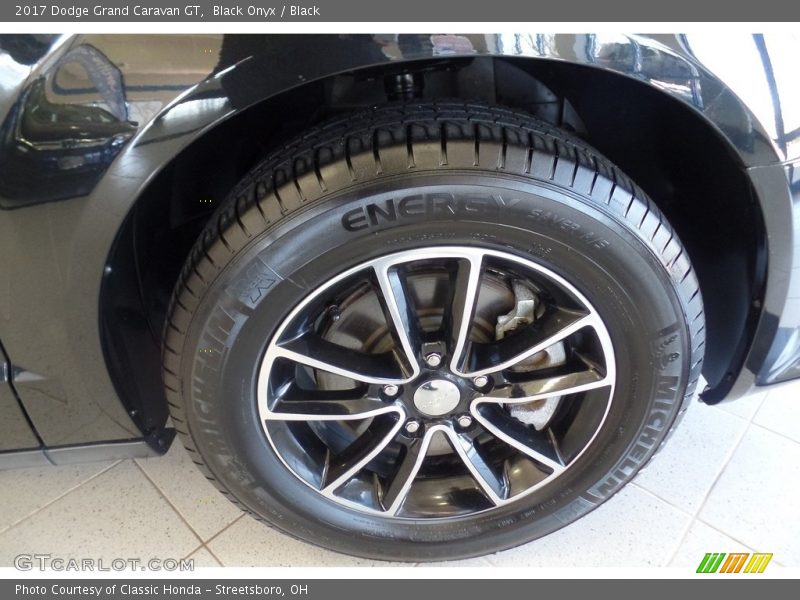 Black Onyx / Black 2017 Dodge Grand Caravan GT