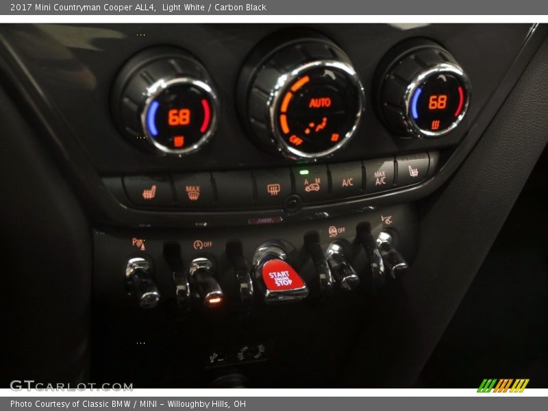 Light White / Carbon Black 2017 Mini Countryman Cooper ALL4