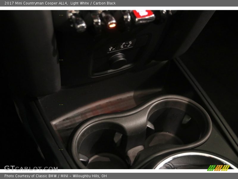 Light White / Carbon Black 2017 Mini Countryman Cooper ALL4