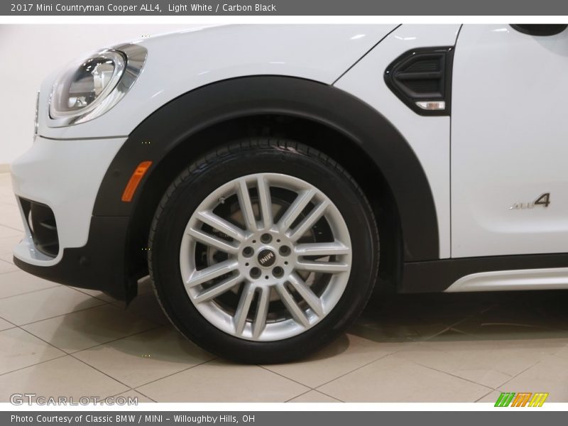 Light White / Carbon Black 2017 Mini Countryman Cooper ALL4
