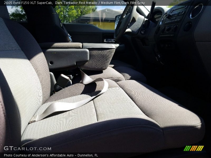 Dark Toreador Red Metallic / Medium Flint/Dark Flint Grey 2005 Ford F150 XLT SuperCab