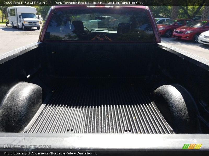 Dark Toreador Red Metallic / Medium Flint/Dark Flint Grey 2005 Ford F150 XLT SuperCab