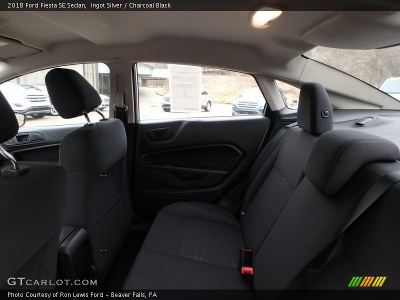 Ingot Silver / Charcoal Black 2018 Ford Fiesta SE Sedan