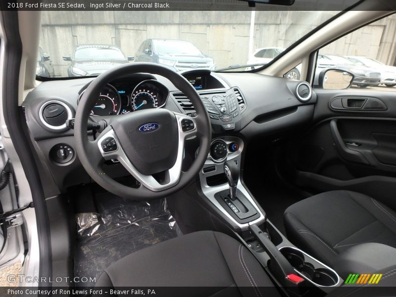 Ingot Silver / Charcoal Black 2018 Ford Fiesta SE Sedan